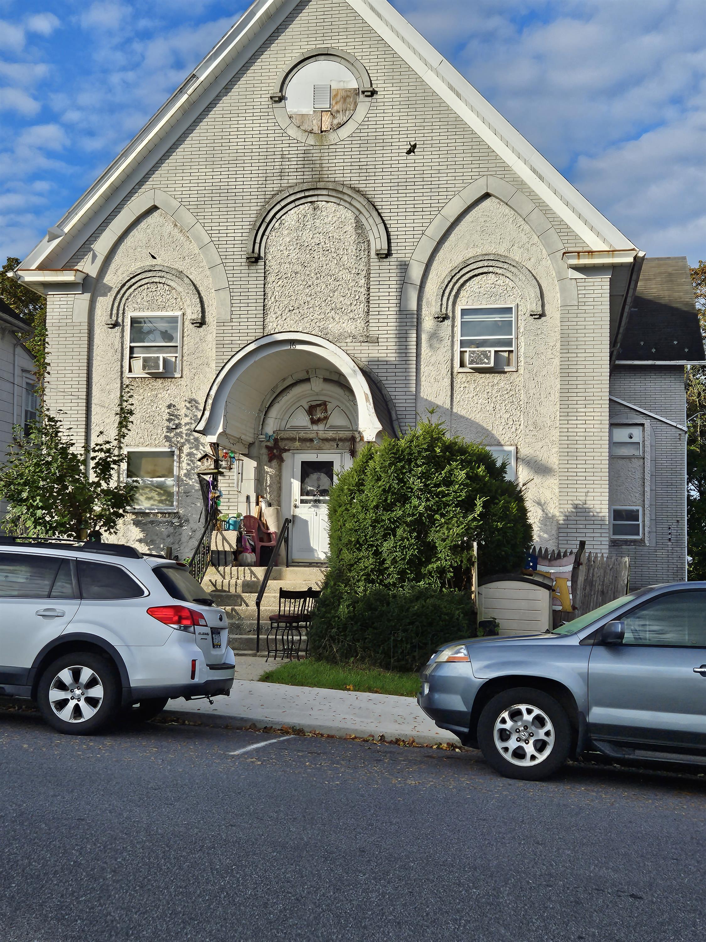 Property main image